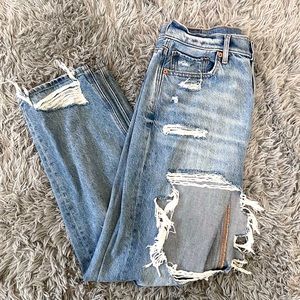 AEO RIPPED HIGHEST WAIST 90’s BOYFRIEND JEANS